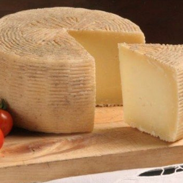 Pecorino Crotonese Stagionato semiduro Calabria Gusto